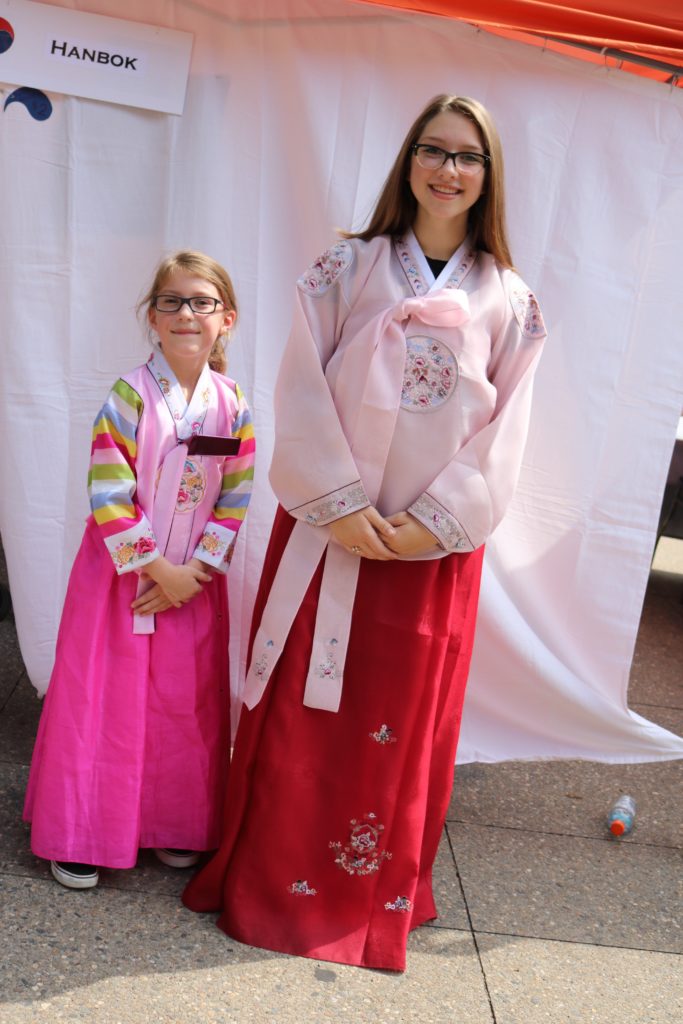 Girls in Hanbok