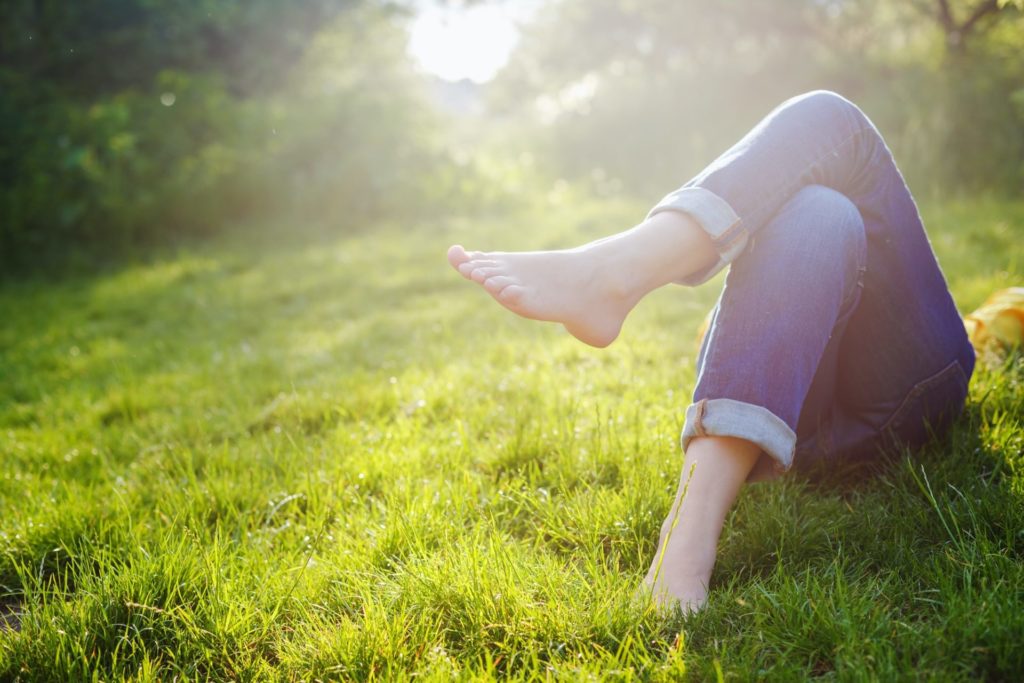 Ultimate Guide to the Health Benefits of Grounding 9