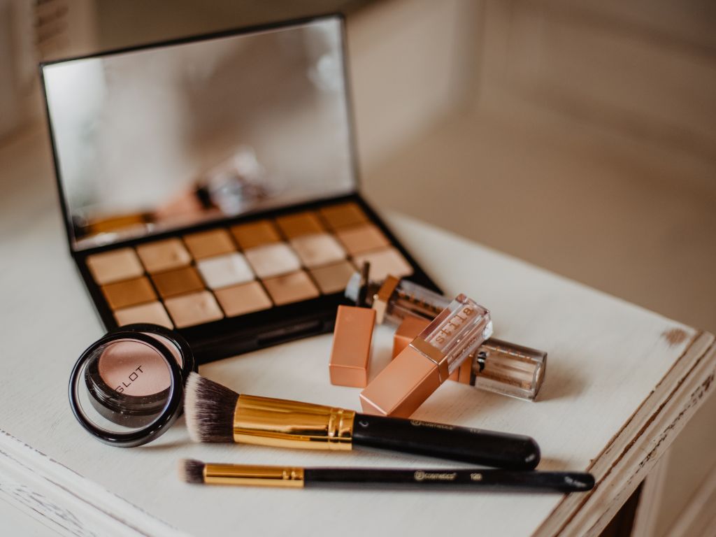 How to Pick Safe Beauty Products: Toxic Chemicals in Makeup￼ 3