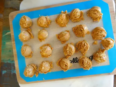 Let me show you a few ways I've been adding this powerful superfood to our meals. Let's start with Treats because everyone loves a good treat!