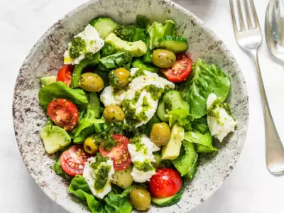 Top 12 EASY Healthy Lifestyle Habits to implement right now!